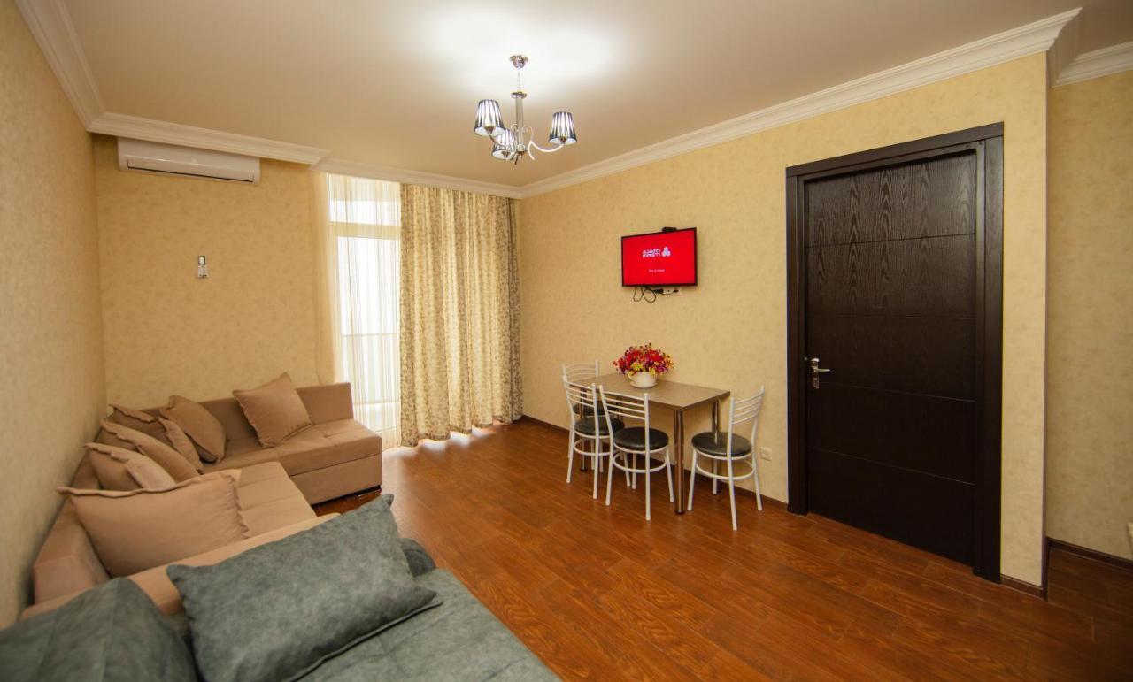 Sea Towers Suite Batumi Luaran gambar