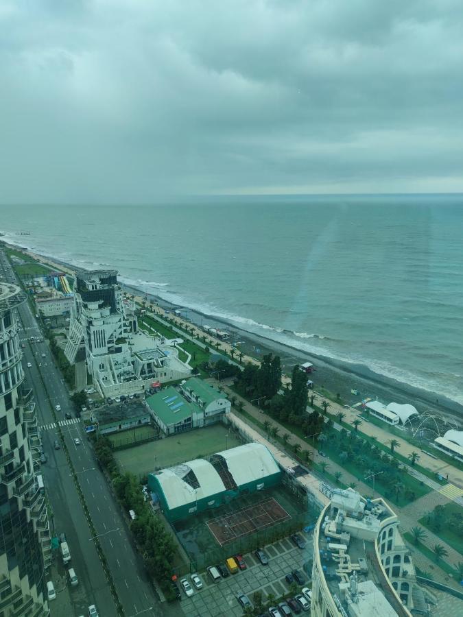 Sea Towers Suite Batumi Luaran gambar